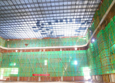吊裝柔軟格柵板方面,鋼絲繩電動(dòng)葫蘆比液壓工具更經(jīng)濟(jì)