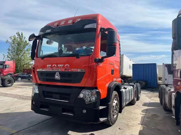 二手豪沃牽引車轉讓