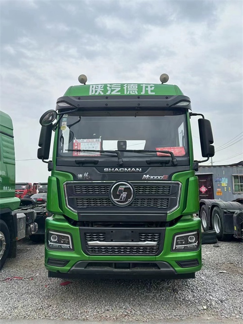 二手雙驅(qū)輕體牽引車