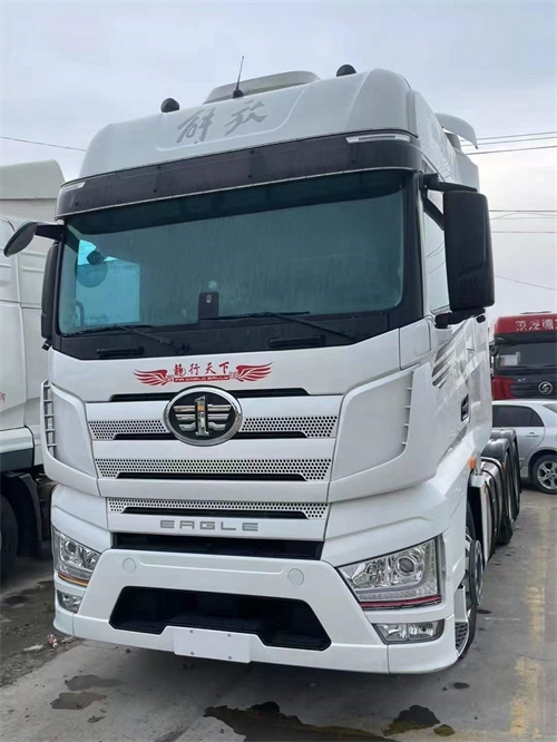 二手國(guó)六牽引車