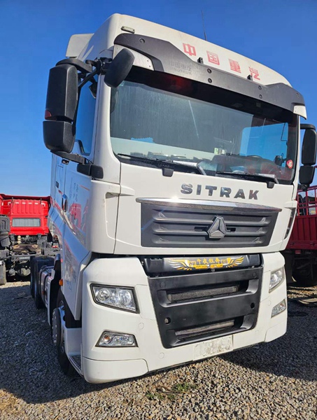 二手重汽汕德卡牽引車報價