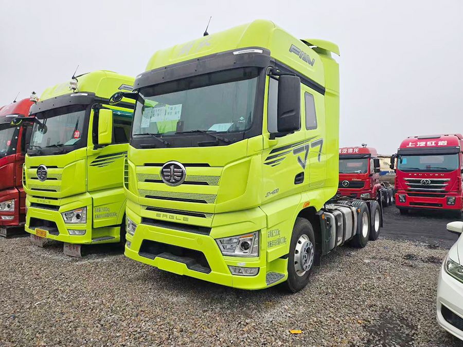 解放J7二手牽引車